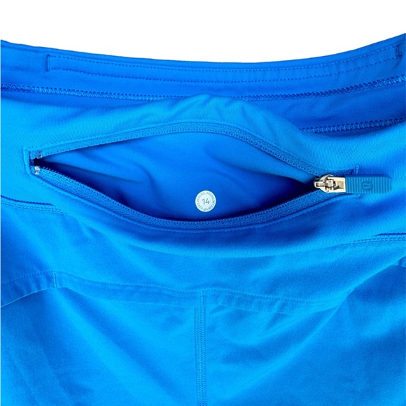 Speed Up Low-Rise Lined Short 2.5”.
Color: Poolside
Size: 14 - Picture 3 of 5